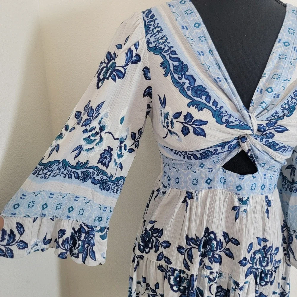Angie Womens Boho Floral Twist Front Cutout Tiered Mini Dress Blue White Medium - Picture 7 of 12